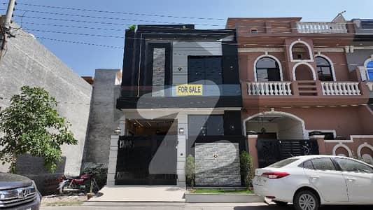 Ideally Located Prime Location House Of 3 Marla Is Available For Sale In Lahore