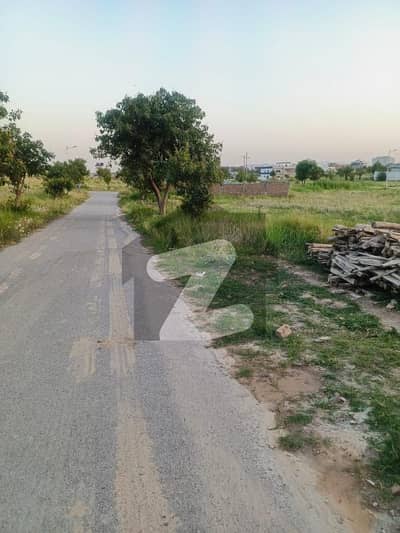 یونیورسٹی ٹاؤن ۔ بلاک ڈی یونیورسٹی ٹاؤن,اسلام آباد میں 10 مرلہ رہائشی پلاٹ 62.0 لاکھ میں برائے فروخت۔