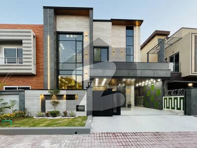 11 MARLA BRAND NEW HOUSE IN BAHRIA TOWN Phase 8