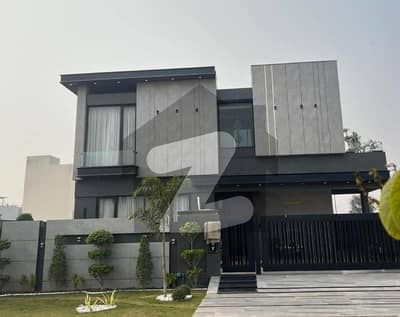ڈی ایچ اے فیز 7 ڈیفنس (ڈی ایچ اے),لاہور میں 5 کمروں کا 1 کنال مکان 5.75 لاکھ میں کرایہ پر دستیاب ہے۔