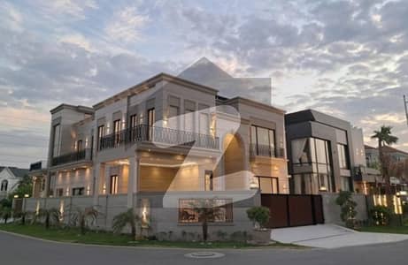 1 Kanal Double Unit Corner House for Sale at 100ft Road