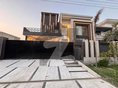 آئی ای پی انجینئرز ٹاؤن لاہور میں 6 کمروں کا 1 کنال مکان 6.5 کروڑ میں برائے فروخت۔ آئی ای پی انجینئرز ٹاؤن لاہور میں 6 کمروں کا 1 کنال مکان 6.5 کروڑ میں برائے فروخت۔