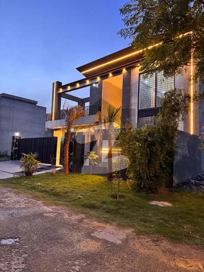 1 KANAL BRAND NEW HOUSE WITH MODERN ELEVATION AVAILABLE FOR SALE IN PRIME LOCATION OF NEAR TO NFC SOCIETY