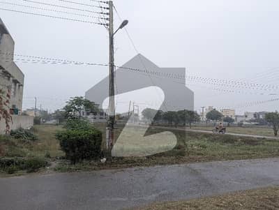 One Kanal Cornor facing park plot location