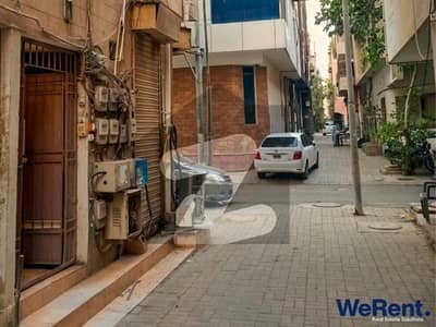 ڈی ایچ اے فیز 2 ایکسٹینشن ڈی ایچ اے ڈیفینس,کراچی میں 3 کمروں کا 9 مرلہ فلیٹ 1.2 لاکھ میں کرایہ پر دستیاب ہے۔