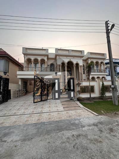ڈی ایچ اے 11 رہبر سیکٹر 1 ڈی ایچ اے 11 رہبر,لاہور میں 6 کمروں کا 1 کنال مکان 6.5 کروڑ میں برائے فروخت۔ ڈی ایچ اے 11 رہبر سیکٹر 1 ڈی ایچ اے 11 رہبر,لاہور میں 6 کمروں کا 1 کنال مکان 6.5 کروڑ میں برائے فروخت۔
