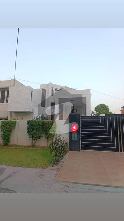 علامہ اقبال ٹاؤن ۔ رچنا بلاک علامہ اقبال ٹاؤن,لاہور میں 7 کمروں کا 2 کنال مکان 18.9 کروڑ میں برائے فروخت۔ علامہ اقبال ٹاؤن ۔ رچنا بلاک علامہ اقبال ٹاؤن,لاہور میں 7 کمروں کا 2 کنال مکان 18.9 کروڑ میں برائے فروخت۔