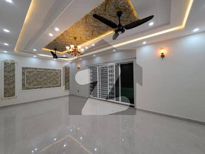 1 Kanal House For Sale
