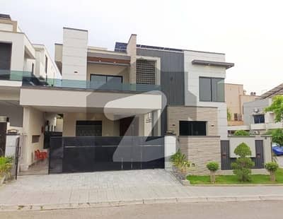 BRAND NEW 1 KANAL DESIGNER AND CORNER HOUSE UPFOR SALE.