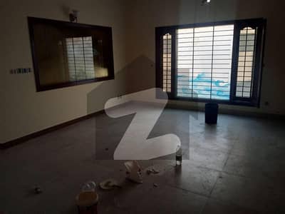 Luxurious 600 Sq. Yd West-Open 6-Bedrooms Bungalow Prime Location On Popular Avenue Reasonable Demand.