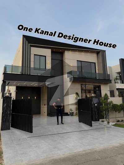 1 KANAL ELEGANT AND FULLY MAINTAINED SUPER HOT LOCATED BUNGALOW WITH BASEMENT SERVANT QUARTERS IS AVAILABLE IN THE BEST BLOCK OF DHA LAHORE.
