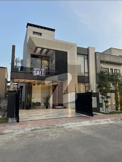 10 Marla Modern House Available For Sale In Bahria Town Lahore 10 Marla Modern House Available For Sale In Bahria Town Lahore