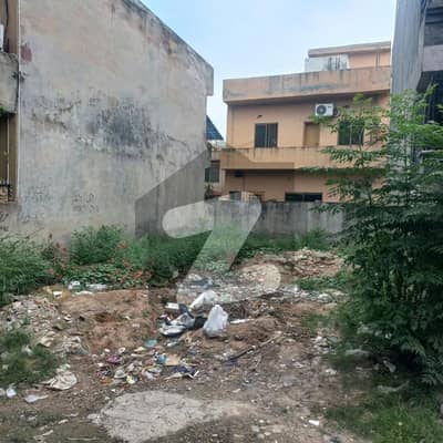 5 Marla Residential plot in police foundation