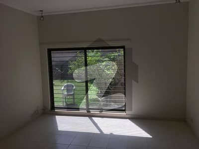 Model Town House For Sale 6 Bedroom 7 Bathroom 100 Ft Road