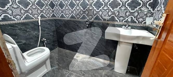 A Palatial Residence House For Prime Location Rent In Gulberg 3 Lahore
