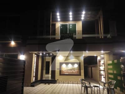 بحریہ ٹاؤن سیکٹر سی بحریہ ٹاؤن,لاہور میں 2 کمروں کا 10 مرلہ بالائی پورشن 55.0 ہزار میں کرایہ پر دستیاب ہے۔