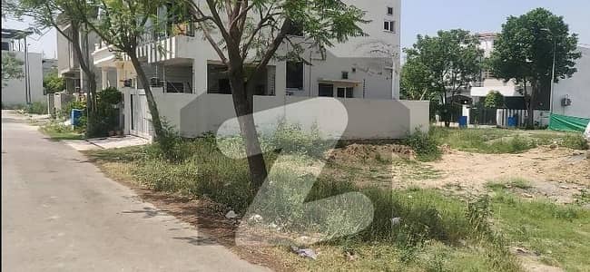 ڈی ایچ اے 9 ٹاؤن ۔ بلاک بی ڈی ایچ اے 9 ٹاؤن,ڈیفنس (ڈی ایچ اے),لاہور میں 5 مرلہ رہائشی پلاٹ 1.35 کروڑ میں برائے فروخت۔