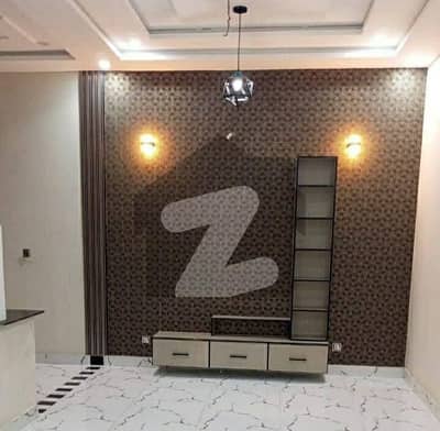 400 Yards Like New Independent Luxury Upper Portion For Rent