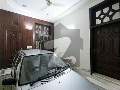 شاہ جمال لاہور میں 3 کمروں کا 6 مرلہ مکان 3.25 کروڑ میں برائے فروخت۔
