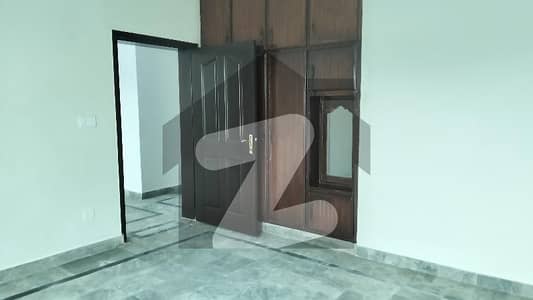 Kanal Lower Portion Johar Town For Rent