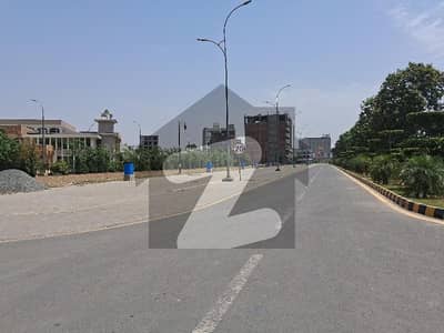 8 Marla Commercial Main Bulverd Facing Raiwind Plot For Sale