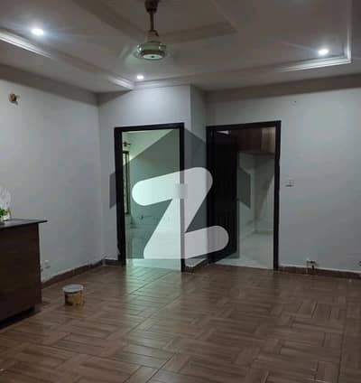 In E-11 1400 Square Feet Flat For Sale