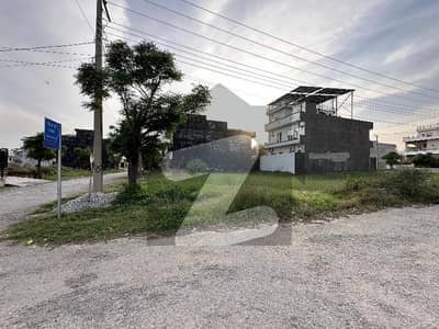 5 Marla Plot Available for Sale in I-16