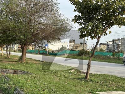 8 Marla Plot Available for Sale in I-14