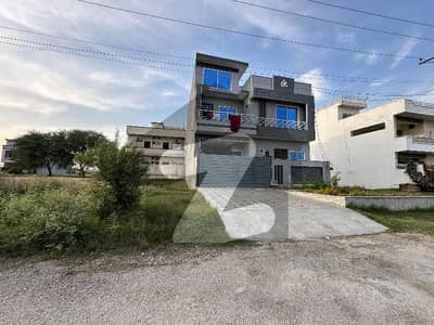 8 Marla Plot Available for Sale in I-16