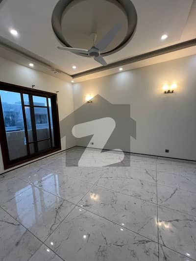 Like New 500 Sq-Yd Upper Portion for Rent DHA Phase 8