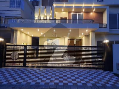 Kanal Designer Double Unit House At A Very Prime Location Near Central Park