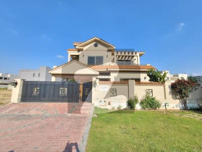 100% Original Ad One Kanal Full Basement 6 Beds Bungalow In Phase 7 Block S Near Fairway Commerical