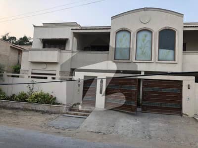 600 Square Yards House In Only Rs. 150000000