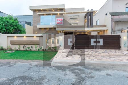 Modern 1 Kanal Luxury Villa For Sale Lake City Meadows, Lahore Modern 1 Kanal Luxury Villa For Sale Lake City Meadows, Lahore
