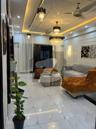 FLAT FOR SELL 3 BED LOUNGE WITH EXTRA LAND