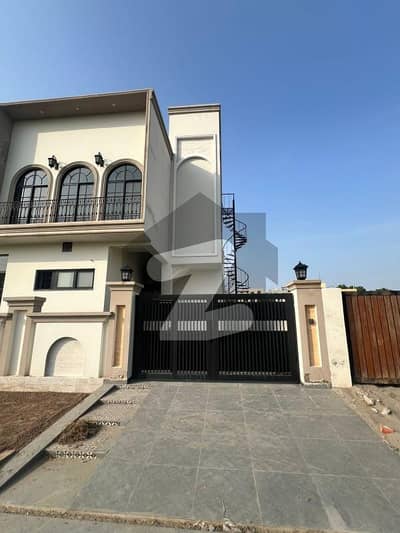 Luxury 1 Kanal Upper Portion in Izmir Town | Elegant Living