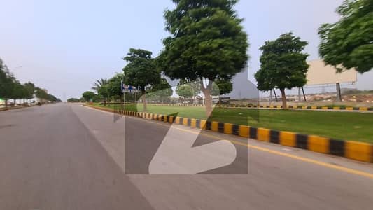 1kanal prime location plot 60ft wide road near to park and boulevard most luxury location