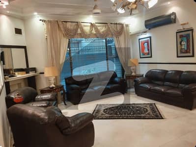 ڈی ایچ اے فیز 4 - بلاک ڈبل اے فیز 4,ڈیفنس (ڈی ایچ اے),لاہور میں 5 کمروں کا 1 کنال مکان 3.3 لاکھ میں کرایہ پر دستیاب ہے۔