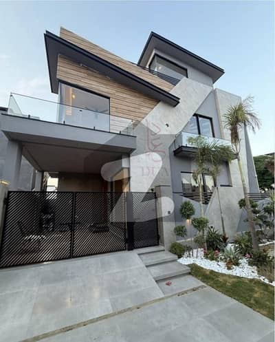 DHA RAHBAR PH 11 SECTOR 2  5 MARLA MODERN CORNER HOUSE   50FT ROAD NEAR BY PARK COMMERCIAL AVAILABLE FOR SALE   LUSH