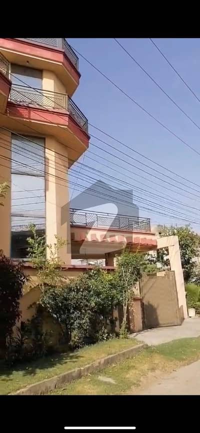 چکلالہ سکیم 3 چکلالہ سکیم,راولپنڈی میں 3 کمروں کا 1 کنال مکان 1.35 لاکھ میں کرایہ پر دستیاب ہے۔