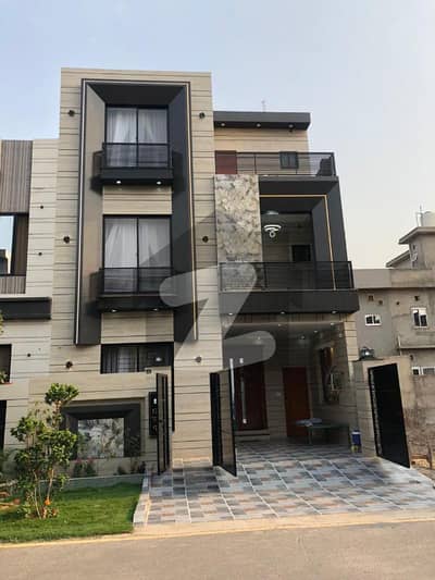 5 Marla Brand New Modern Design Lavish House For Sale In Park View City Lahore | For Discounted Price And Original Pictures Download The App "Signature Lands".