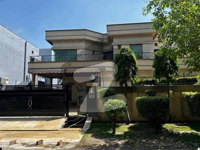 1 KANAL ELEGANT SUPER HOT LOCATED BUNGALOW IS AVAILABLE IN THE BEST BLOCK OF DHA LAHORE.