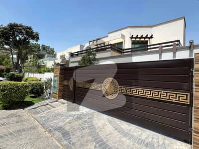 1 KANAL ELEGANT SUPER HOT LOCATED RENOVATED BUNGALOW IS AVAILABLE IN THE BEST BLOCK OF DHA LAHORE.