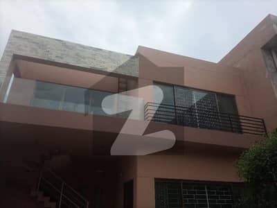 نواب ٹاؤن لاہور میں 4 کمروں کا 6 مرلہ مکان 2.5 کروڑ میں برائے فروخت۔ نواب ٹاؤن لاہور میں 4 کمروں کا 6 مرلہ مکان 2.5 کروڑ میں برائے فروخت۔
