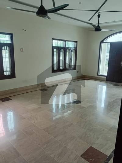 Centrally Located House In Gulistan-e-Jauhar - Block 14 Is Available For sale Centrally Located House In Gulistan-e-Jauhar - Block 14 Is Available For sale