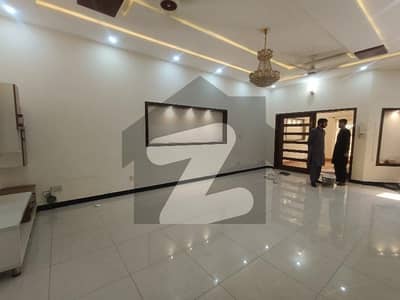 10 Marla Double Unit House Available For Rent On Prime Location