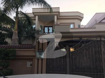 Owners Solid Built, With Double Hight TV Lounge