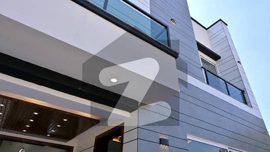 10 Marla Triple Storey House For Sale In Etihad Town Phase 1 Raiwind Road Lahore 10 Marla Triple Storey House For Sale In Etihad Town Phase 1 Raiwind Road Lahore