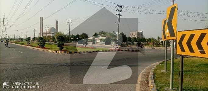اے ڈبلیو ٹی فیز 2 ۔ بلاک ڈی اے ڈبلیو ٹی فیز 2,اے ڈبلیو ٹی آرمی ویلفیئر ٹرسٹ,رائیونڈ روڈ,لاہور میں 3 کمروں کا 1 کنال بالائی پورشن 88.0 ہزار میں کرایہ پر دستیاب ہے۔