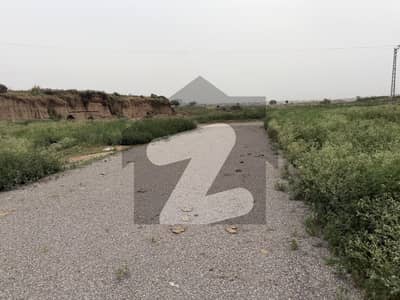 30x60 ideal Location Plot Near To University Road I-12/1.